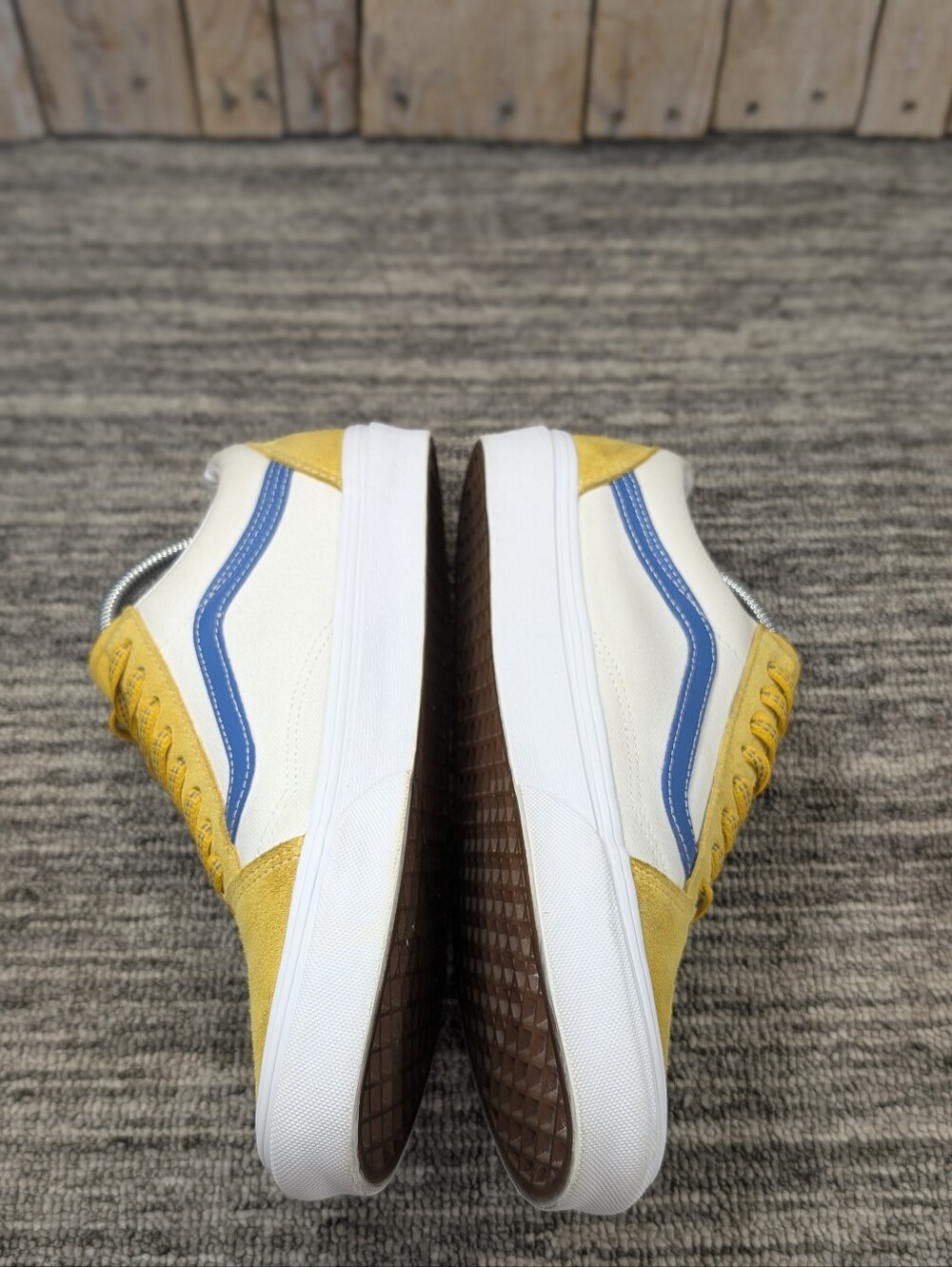 Vans Old Skool Low - White/Blue/Yellow Suede - Size 10 Women/8.5 Men - Picture 4 of 8